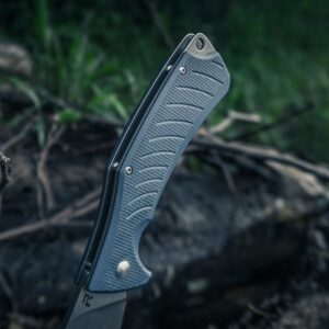 Folding pocket knife with textured handle — demo image